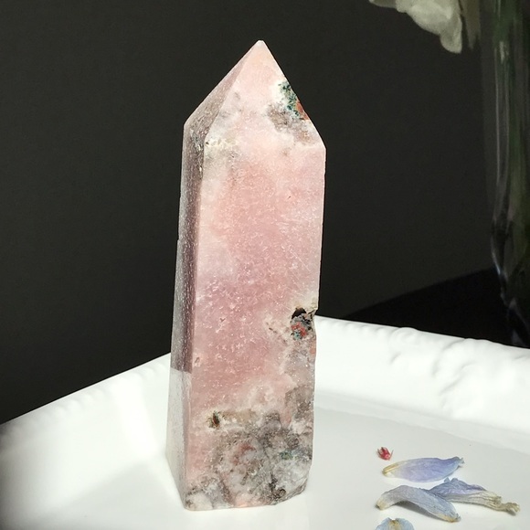 Pink Amethyst Tower - Picture 4 of 9